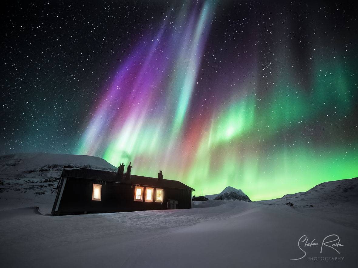 Cabinglow-KungsledenTrail-Multicoloraurora-Singiaurora